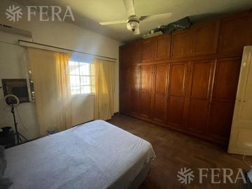 Venta de casa 4 ambientes con cochera en Wilde