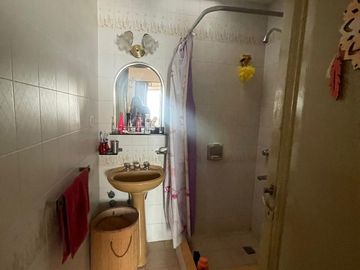 Venta de casa 4 ambientes con cochera en Wilde