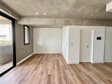 Increible ambiente y medio a estrenar en chacarita EN VENTA.