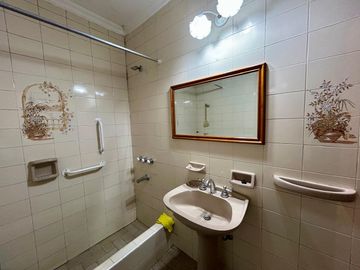 Casa Venta 4 amb - Lote propio c / cochera, patio y lavadero  jardin- Beccar - San Isidro