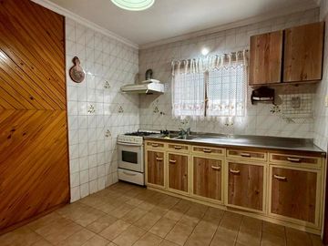 Casa Venta 4 amb - Lote propio c / cochera, patio y lavadero  jardin- Beccar - San Isidro