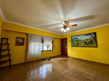 Casa Venta 4 amb - Lote propio c / cochera, patio y lavadero  jardin- Beccar - San Isidro