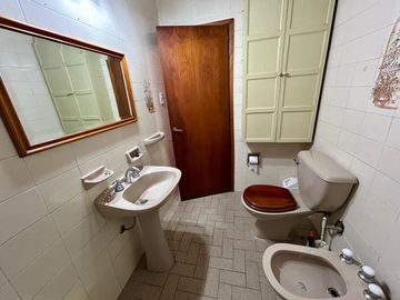 Casa Venta 4 amb - Lote propio c / cochera, patio y lavadero  jardin- Beccar - San Isidro