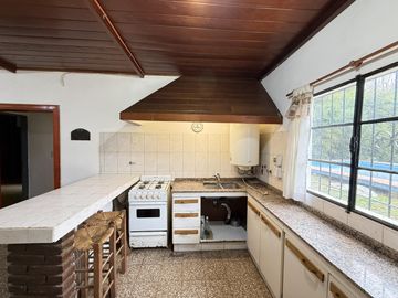 CASA QUINTA SOBRE TRES LOTES | 2.250 m² DE TERRENO | PILETA | LA LONJA, PILAR