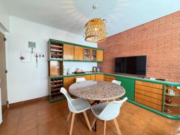 Venta departamento de cuatro dormis, vista al rio y cochera. Apto credito en barrio martin, Rosario.