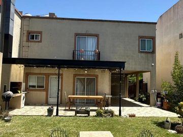 Casa BARRIO PRIVADO