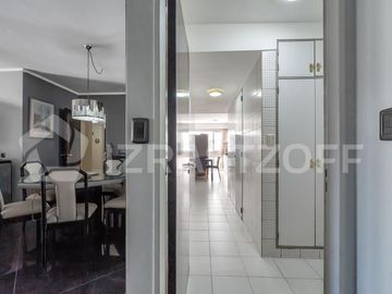 Venta Departamento 4 ambientes con cochera en Las Cañitas