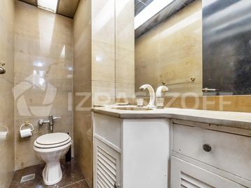 Venta Departamento 4 ambientes con cochera en Las Cañitas