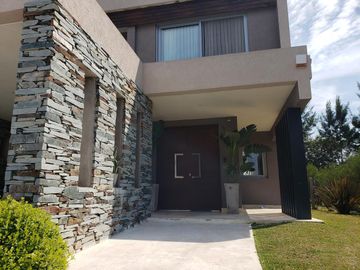 ALQUILER CASA NORDELTA: 3 DORM. DEPEN-PISCINA - ALISOS NORDELTA