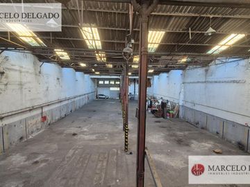 Galpón- Depósito en Barracas de 1.000 m2 con entrada semi  - ALQUILER