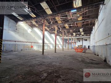 Galpón- Depósito en Barracas de 1.000 m2 con entrada semi  - ALQUILER