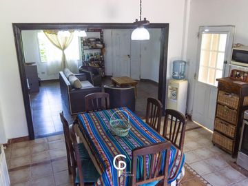 CASA QUINTA EN VENTA EN 20 DE JUNIO , PARQUE Y PILETA