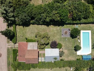 CASA QUINTA EN VENTA EN 20 DE JUNIO , PARQUE Y PILETA