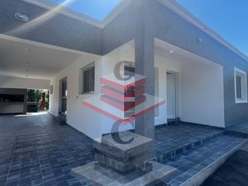 CASA EN VENTA CON PILETA A ESTRENAR EN SIQUIMAN SOBRE RUTA 38 REF: 1698