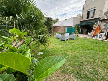 Casa en venta de cuatro dormitorios - Ringuelet