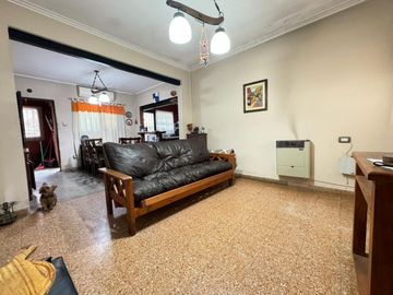 Casa en venta de cuatro dormitorios - Ringuelet