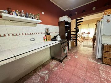 Casa en venta de cuatro dormitorios - Ringuelet