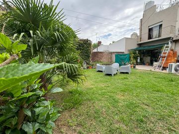 Casa en venta de cuatro dormitorios - Ringuelet