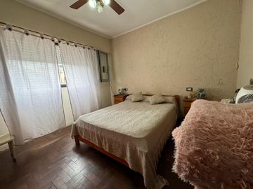 Casa en venta de cuatro dormitorios - Ringuelet