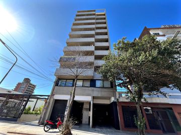 VENTA: monoambiente con balcón al frente y amenities. Barrio Echesortu, Rosario