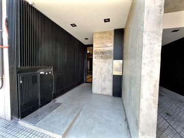 VENTA: monoambiente con balcón al frente y amenities. Barrio Echesortu, Rosario