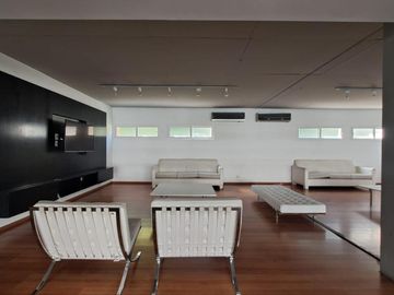 Departamento de tres dormitorios en San Isidro Central