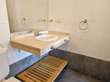 Departamento de tres dormitorios en San Isidro Central
