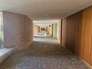 Departamento de tres dormitorios en San Isidro Central