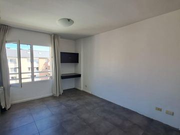 Departamento de tres dormitorios en San Isidro Central