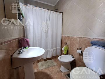 Venta Casa en arroyito 3 dormitotios patio y cochera
