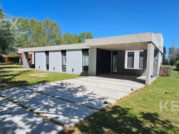 VENTA CASA A ESTRENAR EN HARAS DEL SOL | UNA PLANTA | LOTE 1500M² | APTO CRÉDITO