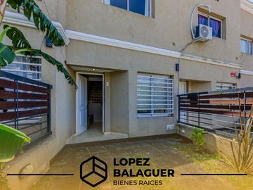 Casa en Ciudad Evita - Duplex - 2 dormitorios - cochera