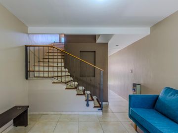 Casa en Ciudad Evita - Duplex - 2 dormitorios - cochera