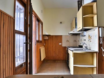 VENTA - Galpón con Casa 2 Dormitorios y Cochera - Zona Sur-Rosario