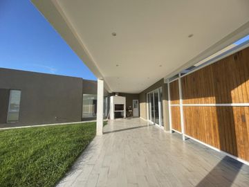 Venta Casa Área 1 San Sebastián - 4 ambientes