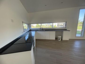 Venta Casa Área 1 San Sebastián - 4 ambientes
