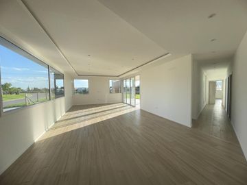 Venta Casa Área 1 San Sebastián - 4 ambientes