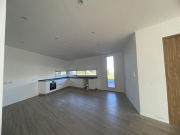 Venta Casa Área 1 San Sebastián - 4 ambientes