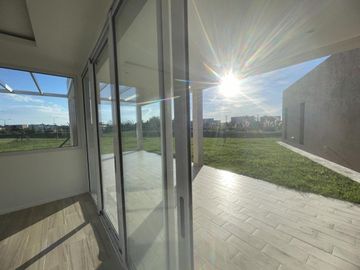 Venta Casa Área 1 San Sebastián - 4 ambientes