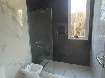 Venta Casa Área 1 San Sebastián - 4 ambientes