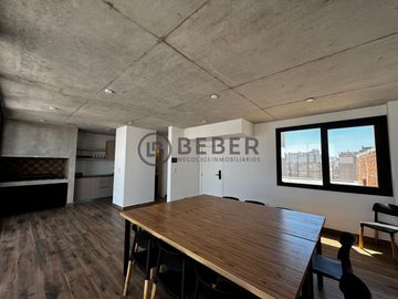 En venta ambiente al frente con balcon a estrenar, Guemes