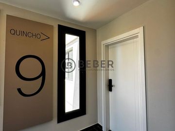 En venta ambiente al frente con balcon a estrenar, Guemes