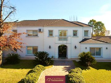 Casa en Venta en Ayres de Pilar 5 ambientes
