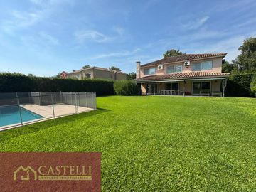 Casa en Venta en Ayres de Pilar 5 ambientes