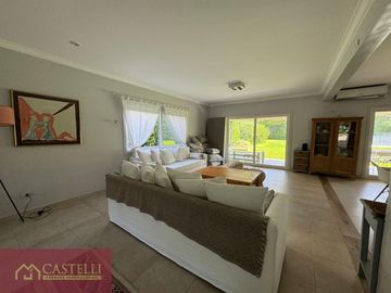 Casa en Venta en Ayres de Pilar 5 ambientes