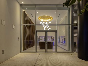 Oficina en Venta en Tribunales, 134.20 m2, ubicación estratégica con amenitis y cochera.