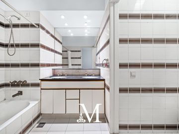 Increible semipiso en esquina Av.Del Libertador y Salguero, balcón aterrazado, 7 amb. 2coch. seg24 h