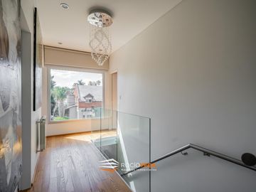 Casa a la venta en Country Banco Provincia