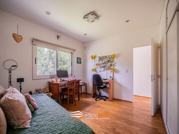 Casa a la venta en Country Banco Provincia