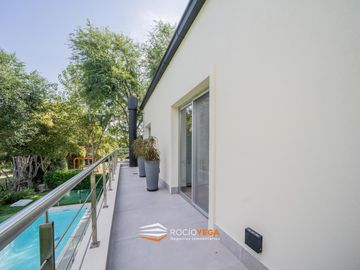 Casa a la venta en Country Banco Provincia
